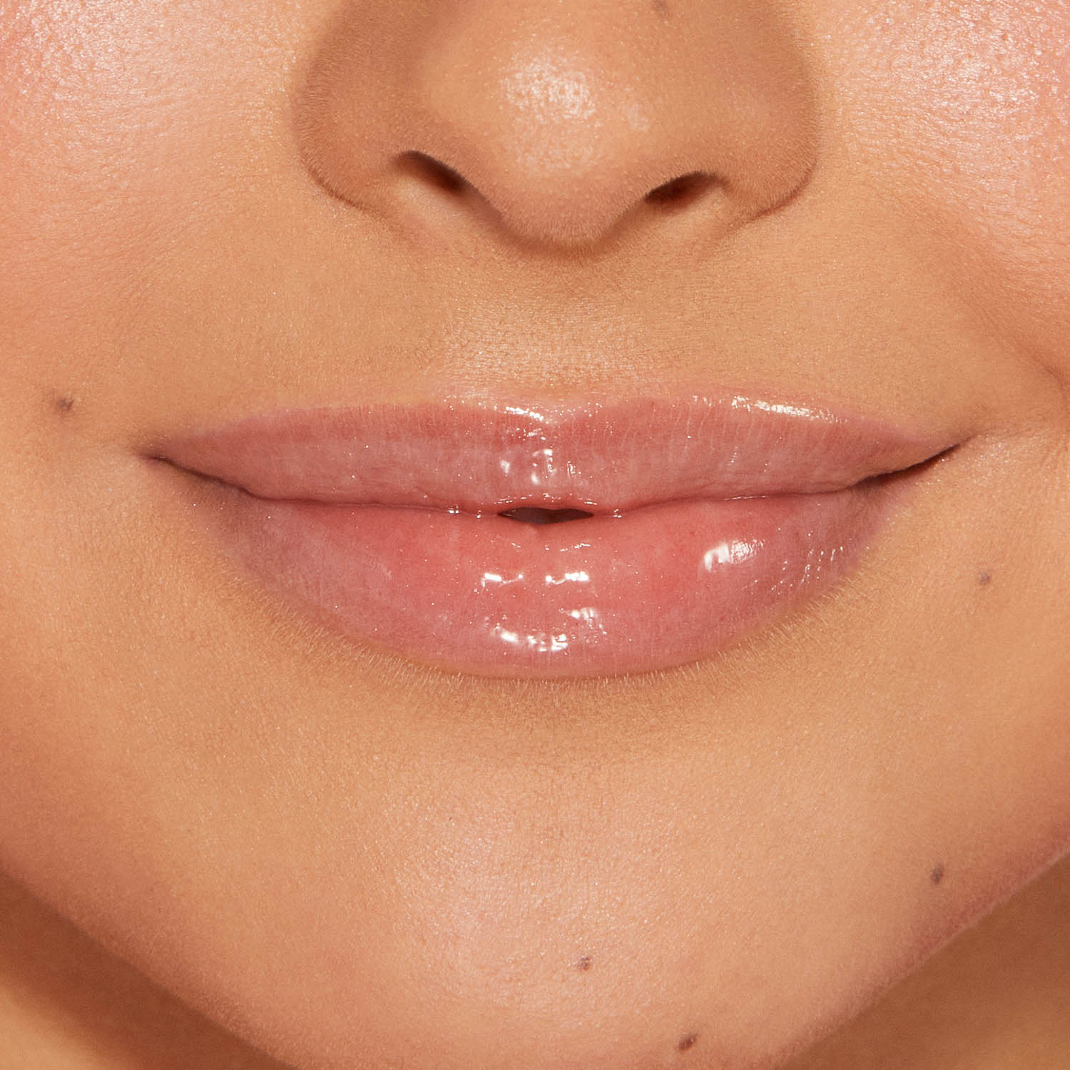 PILLOW BALM GLOSS LIP TREATMENT (BÁLSAMO HIDRATANTE PARA LABIOS)